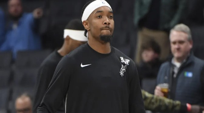 Devonte Graham assina com os Blazers