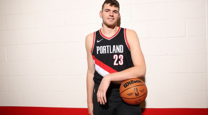 Clingan salta para a corrida do Rookie of the Year