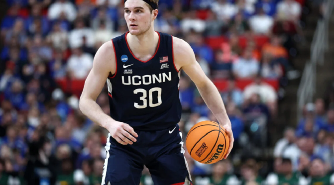 Kevin O’Connor acredita que Portland pode apostar no ala-pivô de UConn